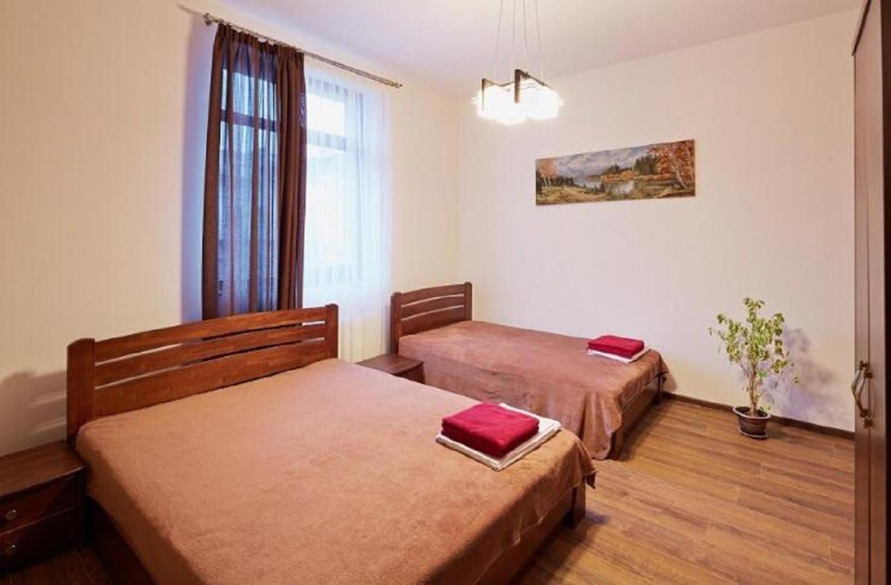 Apartment on Lychakivska Lwów Zewnętrze zdjęcie